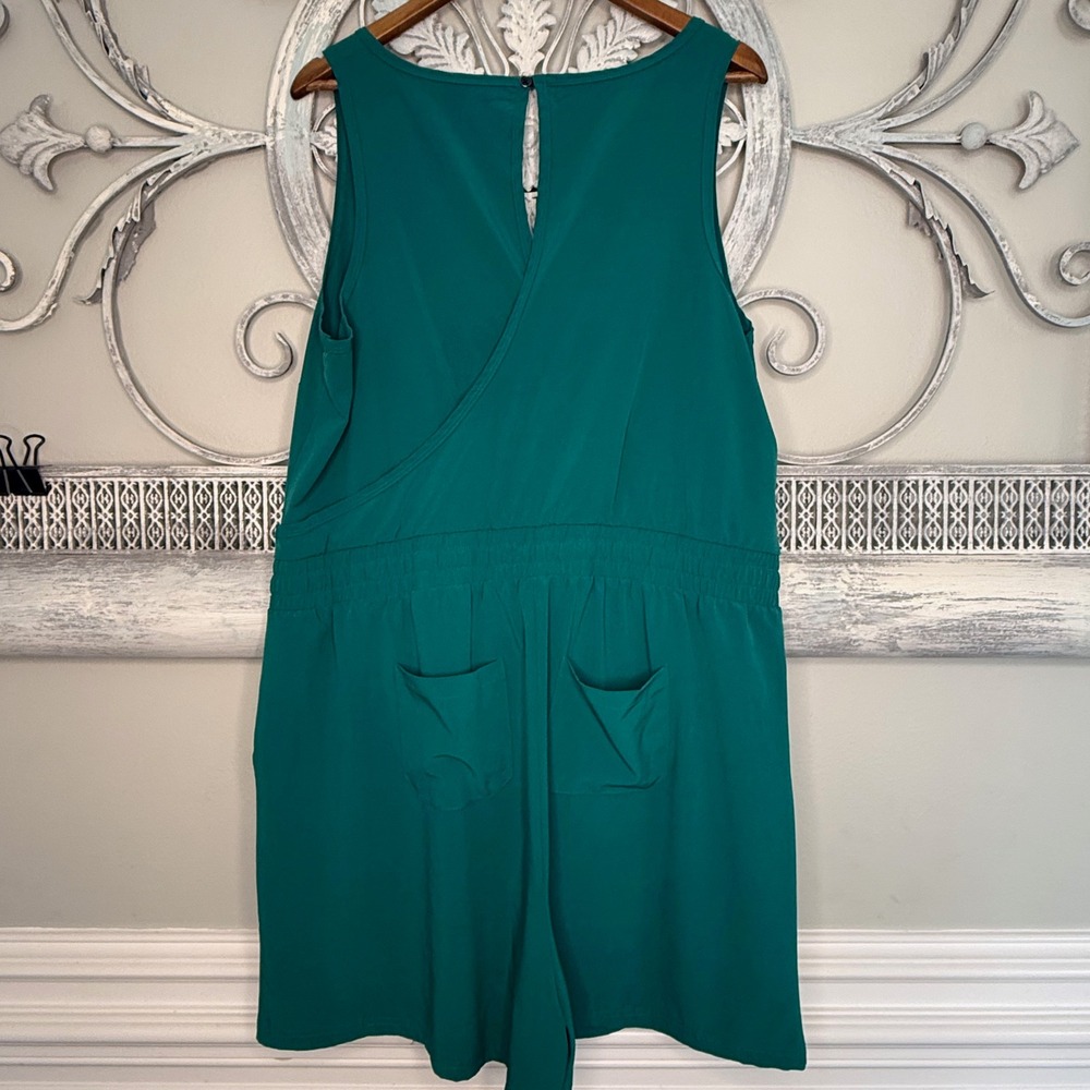 Torrid Active Womens Teal Green Sleeveless Romper Elastic Waist Pockets Sz 14/16 - Picture 3 of 9